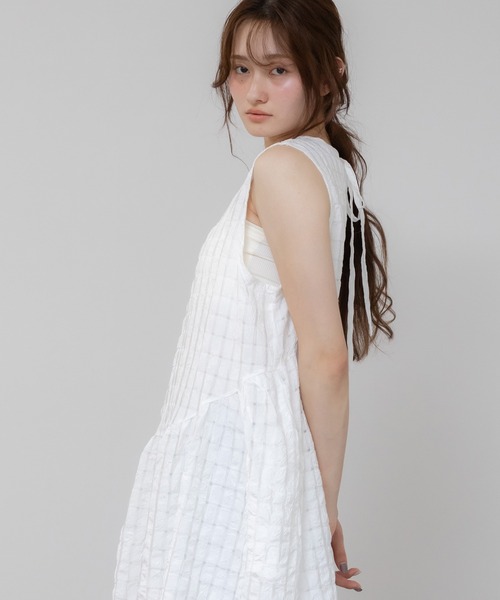 HEILIS(ヘイリス)の「ジャガードボリュームワンピース / ミドル丈 ロング丈 夏服 春服 秋服 韓国 シアーワンピース チェック ノームコア カジュアル シティガール ホワイト ブラック ピンク マタニティ(ワンピース・レディース・ブラック/オフホワイト/ピンク・FREE)」の21枚目の写真