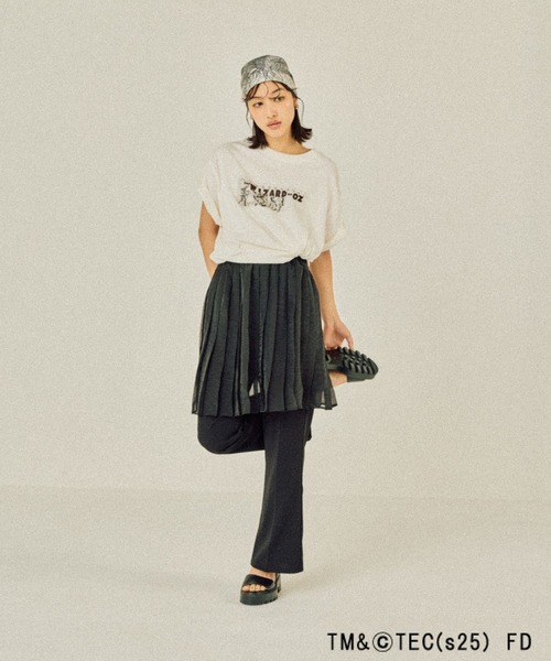 LEPSIM(レプシィム)の「【CINEMA/シネマ】アソートプリントT 570278(Tシャツ/カットソー・レディース・チャコールグレー/ホワイト/ホワイト系その他/ブルー・FREE)」の19枚目の写真