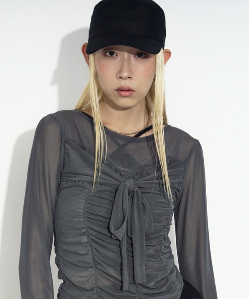 Ezick（エジック）の「shirring sheer ビスチェシアートップス（Tシャツ/カットソー・レディース・グレー/ブラック・FREE）」の4枚目の写真