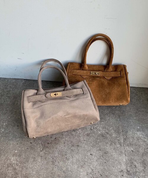 DouDou（ドゥドゥ）の「フェイクスエードスクエアバッグ（ショルダーバッグ・レディース・キャメル/ベージュ・FREE）」の7枚目の写真