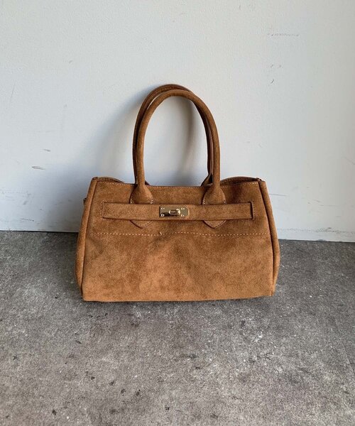 DouDou（ドゥドゥ）の「フェイクスエードスクエアバッグ（ショルダーバッグ・レディース・キャメル/ベージュ・FREE）」の11枚目の写真