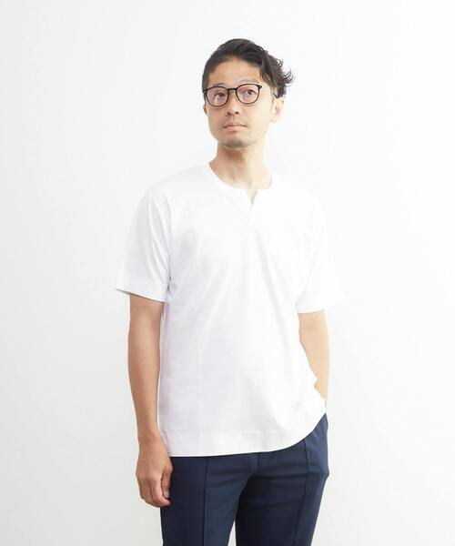 MEN'S MELROSE（メンズメルローズ）の「マーセライズドスムース キーネックTシャツ（Tシャツ/カットソー・メンズ・ベージュ/ブラック/ホワイト・3/4/2）」の2枚目の写真