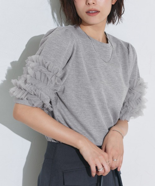 Pierrot(ピエロ)の「チュールスリーブプルオーバー(Tシャツ/カットソー・レディース・杢グレー/オフホワイト/ブラック・L/M)」の3枚目の写真