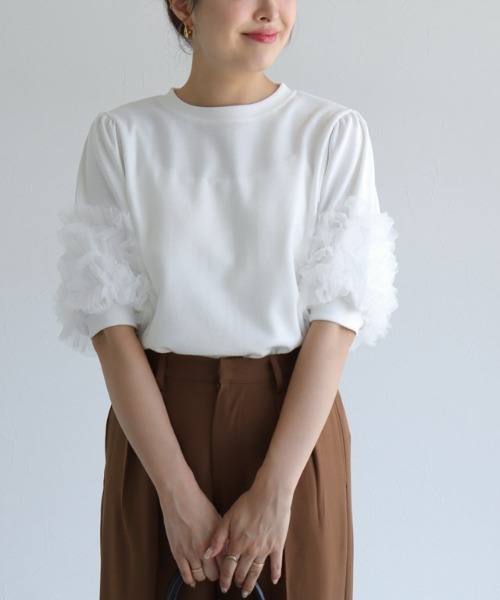 Pierrot(ピエロ)の「チュールスリーブプルオーバー(Tシャツ/カットソー・レディース・杢グレー/オフホワイト/ブラック・L/M)」の2枚目の写真