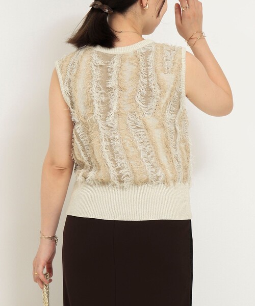 MICO COULIER（ミコクリエ）の「強撚シャギーグラデーションベスト（ニット/セーター・レディース・ベージュ/チャコールグレー・38）」の10枚目の写真