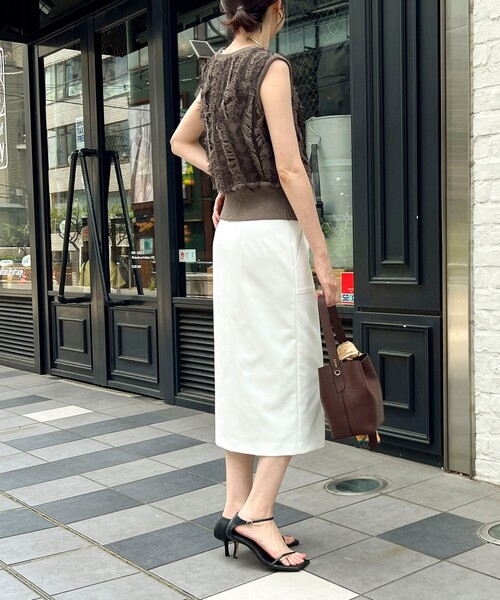 MICO COULIER（ミコクリエ）の「強撚シャギーグラデーションベスト（ニット/セーター・レディース・ベージュ/チャコールグレー・38）」の15枚目の写真