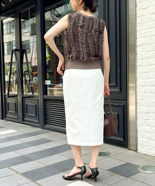 MICO COULIER（ミコクリエ）の「強撚シャギーグラデーションベスト（ニット/セーター・レディース・ベージュ/チャコールグレー・38）」の16枚目の写真