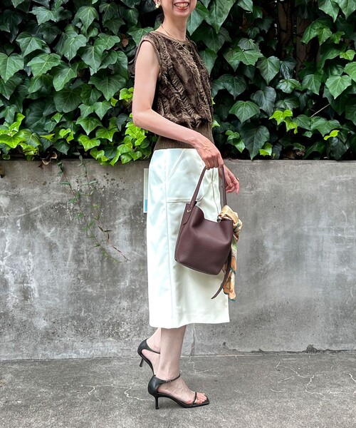 MICO COULIER（ミコクリエ）の「強撚シャギーグラデーションベスト（ニット/セーター・レディース・ベージュ/チャコールグレー・38）」の21枚目の写真