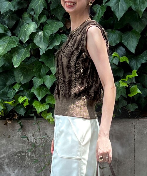 MICO COULIER（ミコクリエ）の「強撚シャギーグラデーションベスト（ニット/セーター・レディース・ベージュ/チャコールグレー・38）」の22枚目の写真