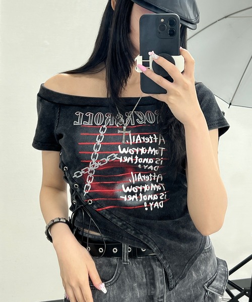 Figments（フィグメンツ）の「ROCK&ROLLオフショルT（Tシャツ/カットソー・レディース・ブラック/レッド・FREE）」の19枚目の写真