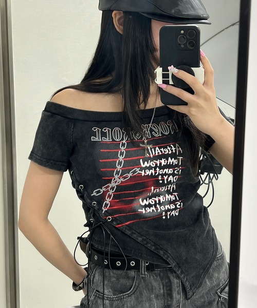 Figments（フィグメンツ）の「ROCK&ROLLオフショルT（Tシャツ/カットソー・レディース・ブラック/レッド・FREE）」の18枚目の写真