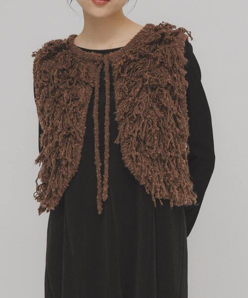 KBF(ケイビーエフ)の「ループニットベスト(ベスト・レディース・チャコールグレー/ベージュ/グレー/ブラウン・ONE)」の12枚目の写真