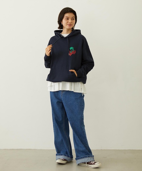 MILKFED.(ミルクフェド)の「MELTY CHERRY SWEAT HOODIE(パーカー・レディース・オフホワイト/ライトブルー/ネイビー・M/L)」の6枚目の写真