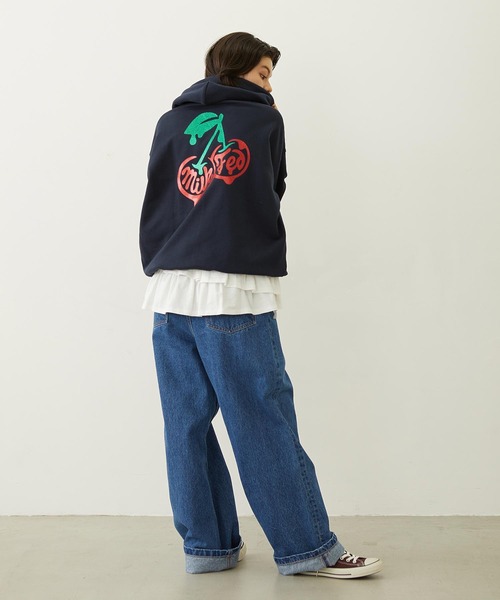MILKFED.(ミルクフェド)の「MELTY CHERRY SWEAT HOODIE(パーカー・レディース・オフホワイト/ライトブルー/ネイビー・M/L)」の11枚目の写真
