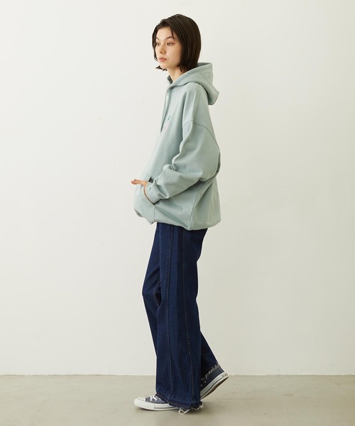 MILKFED.(ミルクフェド)の「MELTY CHERRY SWEAT HOODIE(パーカー・レディース・オフホワイト/ライトブルー/ネイビー・M/L)」の17枚目の写真