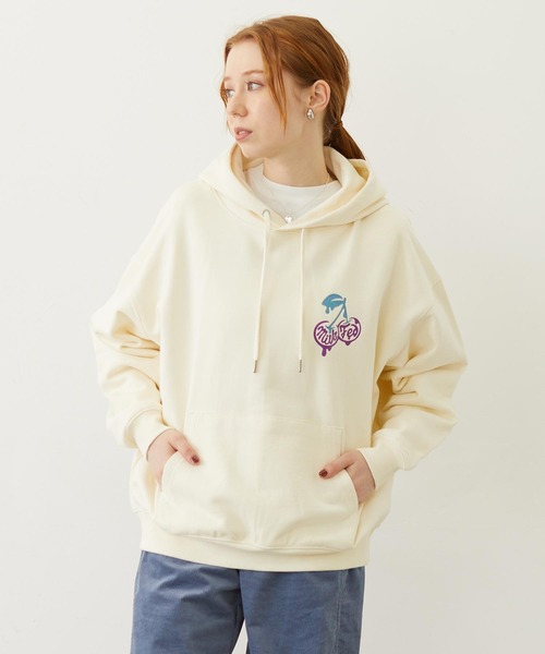 MILKFED.(ミルクフェド)の「MELTY CHERRY SWEAT HOODIE(パーカー・レディース・オフホワイト/ライトブルー/ネイビー・M/L)」の19枚目の写真