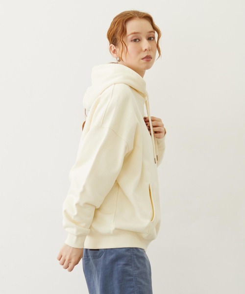 MILKFED.(ミルクフェド)の「MELTY CHERRY SWEAT HOODIE(パーカー・レディース・オフホワイト/ライトブルー/ネイビー・M/L)」の20枚目の写真
