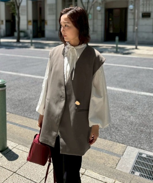 DONOBAN(ドノバン)の「【ANDRESD】nuance button gilet 結婚式 オケージョン セレモニー 二次会 同窓会 ベスト 羽織 パーティー お呼ばれ会(その他トップス・レディース・グレイッシュベージュ/グレー/ブラック・M)」の3枚目の写真