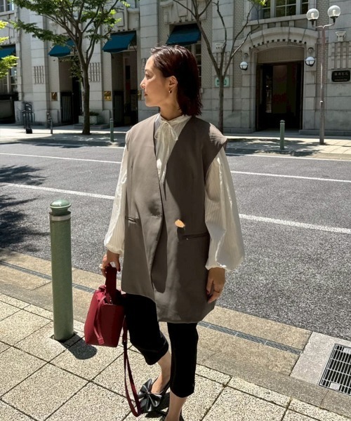 DONOBAN(ドノバン)の「【ANDRESD】nuance button gilet 結婚式 オケージョン セレモニー 二次会 同窓会 ベスト 羽織 パーティー お呼ばれ会(その他トップス・レディース・グレイッシュベージュ/グレー/ブラック・M)」の16枚目の写真
