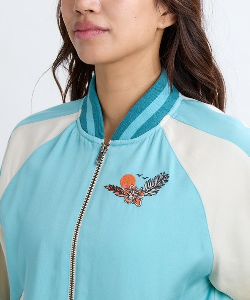 BILLABONG(ビラボン)の「BILLABONG レディース 24B153500-DREAM VACATION JACKET ジャケット 【2025年秋冬モデル】/ビラボンアロハガール刺繍スカジャン(ブルゾン・レディース・ブルー系その他・MEDIUM)」の3枚目の写真