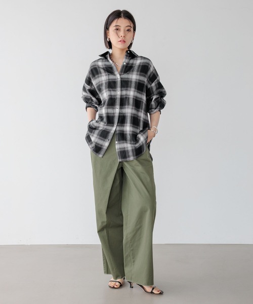 BAYFLOW（ベイフロー）の「[薄手生地で長く着られる]アソートチェックBIGシャツ（シャツ/ブラウス・レディース・ライトブルー/ブラック/エンジ/ナチュラル・SMALL/MEDIUM）」の5枚目の写真