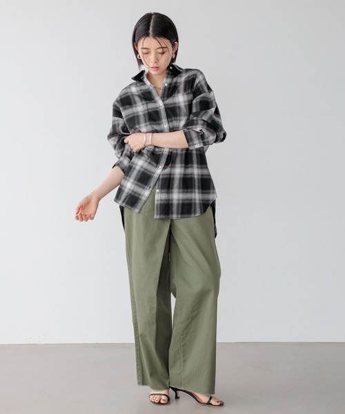 BAYFLOW（ベイフロー）の「[薄手生地で長く着られる]アソートチェックBIGシャツ（シャツ/ブラウス・レディース・ライトブルー/ブラック/エンジ/ナチュラル・SMALL/MEDIUM）」の6枚目の写真