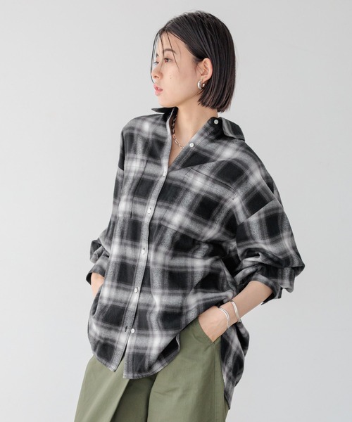 BAYFLOW（ベイフロー）の「[薄手生地で長く着られる]アソートチェックBIGシャツ（シャツ/ブラウス・レディース・ライトブルー/ブラック/エンジ/ナチュラル・SMALL/MEDIUM）」の7枚目の写真