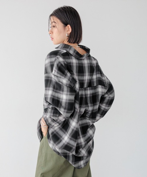 BAYFLOW（ベイフロー）の「[薄手生地で長く着られる]アソートチェックBIGシャツ（シャツ/ブラウス・レディース・ライトブルー/ブラック/エンジ/ナチュラル・SMALL/MEDIUM）」の18枚目の写真