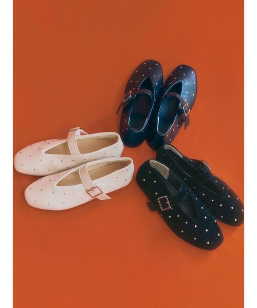 Te chichi TERRASSE（テチチテラス）の「スタッズバレエシューズ《2025autumn catalog item》（その他シューズ・レディース・オフホワイト/シルバー/ブラック・L/M）」の4枚目の写真
