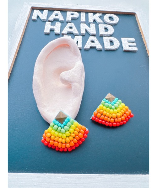 tone（トーン）の「【NAPIKO】扇型♡シンプル☆ビーズアクセサリー◇マルチ/ピアス(MA)（ピアス（両耳用）・レディース・マルチ・FREE）」の3枚目の写真
