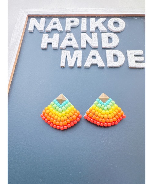 tone（トーン）の「【NAPIKO】扇型♡シンプル☆ビーズアクセサリー◇マルチ/ピアス(MA)（ピアス（両耳用）・レディース・マルチ・FREE）」の4枚目の写真
