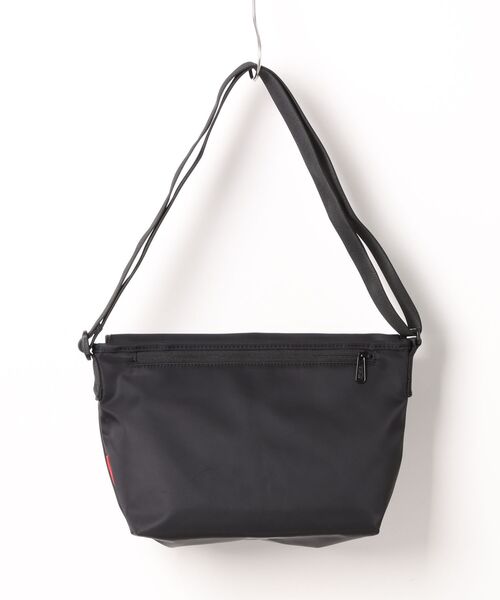 Manhattan Portage（マンハッタンポーテージ）の「CASUAL MESSENGER SLIM BP W/DIV MGNT PEANUTS 25（メッセンジャーバッグ・レディース・ブラック・SMALL）」の14枚目の写真