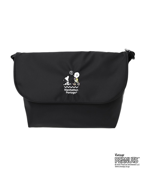 Manhattan Portage（マンハッタンポーテージ）の「CASUAL MESSENGER SLIM BP W/DIV MGNT PEANUTS 25（メッセンジャーバッグ・レディース・ブラック・SMALL）」の3枚目の写真
