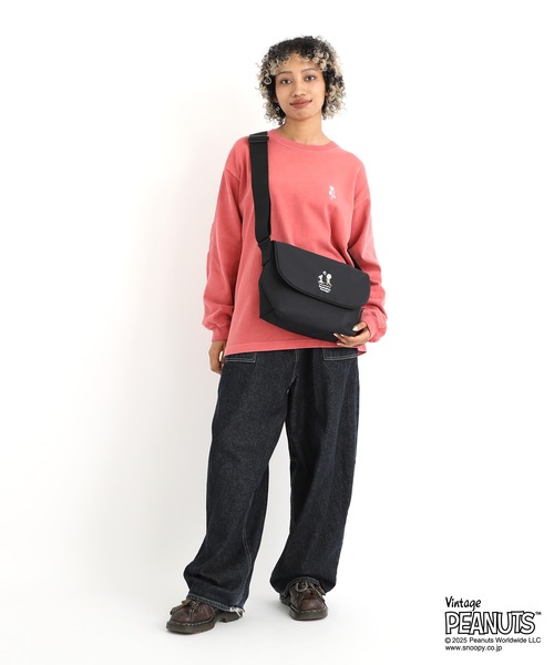 Manhattan Portage（マンハッタンポーテージ）の「CASUAL MESSENGER SLIM BP W/DIV MGNT PEANUTS 25（メッセンジャーバッグ・レディース・ブラック・SMALL）」の19枚目の写真