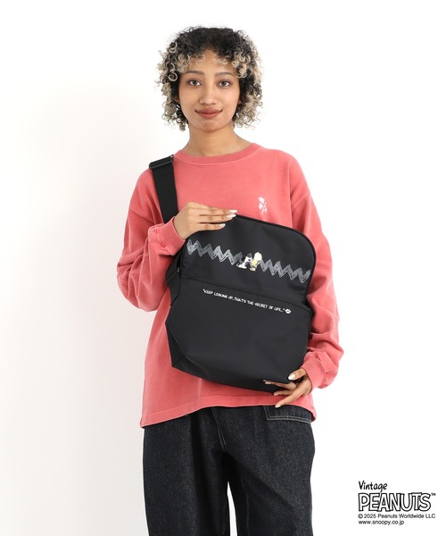 Manhattan Portage（マンハッタンポーテージ）の「CASUAL MESSENGER SLIM BP W/DIV MGNT PEANUTS 25（メッセンジャーバッグ・レディース・ブラック・SMALL）」の18枚目の写真