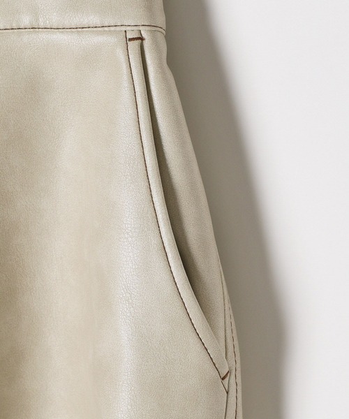 BAYFLOW（ベイフロー）の「[WEB限定／セットアップ対応]フェイクレザースカート（スカート・レディース・オフホワイト/ブラック・SMALL/MEDIUM）」の10枚目の写真