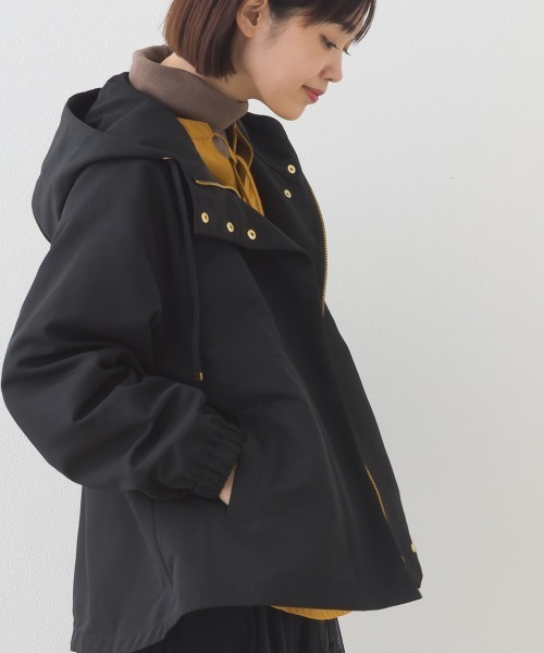 OMNES（オムネス）の「撥水加工ジップアップマウンテンパーカージャケット（マウンテンパーカー・レディース・ベージュ/ネイビー/ブラック/カーキ・FREE）」の9枚目の写真