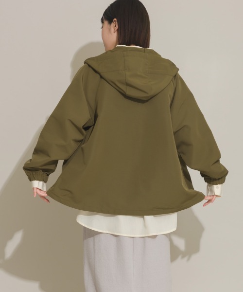 OMNES(オムネス)の「撥水加工ジップアップマウンテンパーカージャケット(マウンテンパーカー・レディース・ベージュ/ネイビー/ブラック/カーキ・FREE)」の12枚目の写真