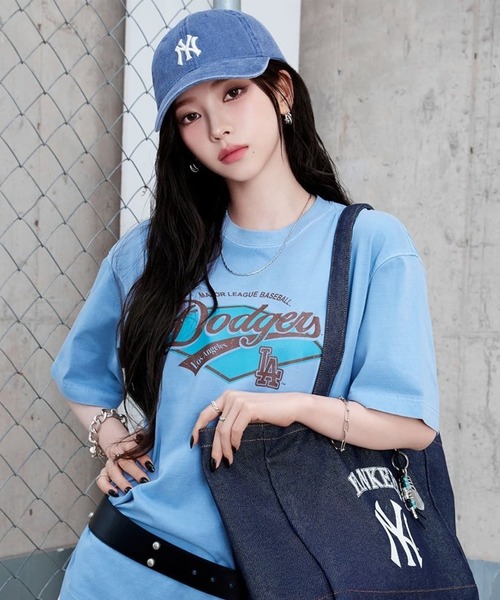 MLB(メジャーリーグベースボール)の「【日本未入荷】MLB KOREA ヴィンテージレタリング デニムライク ショッパーバッグ NYヤンキース LAドジャース(トートバッグ・レディース・ネイビー/サックスブルー・FREE)」の4枚目の写真