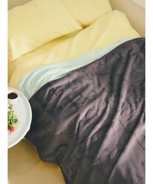 Sleep】カービングロゴ柄 毛布（寝具）｜gelato pique Sleep