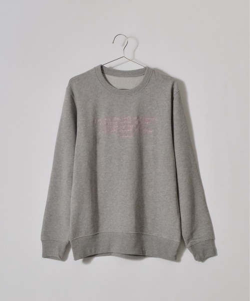 &soiree(アンドソワレ)の「【&soiree】メッセージ刺繍裏毛スウェットクルーネックプルオーバー(スウェット・レディース・ベージュ/ネイビー・FREE)」の3枚目の写真