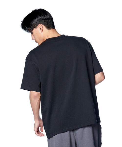 UNDER ARMOUR(アンダーアーマー)の「UAヘビーウエイト オーバーサイズド ショートスリーブTシャツ(トレーニング/メンズ)(Tシャツ/カットソー・メンズ・ブラック・S/M/L/3XL/XL/2XL)」の14枚目の写真