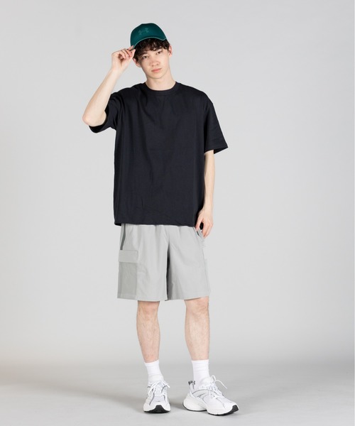 UNDER ARMOUR(アンダーアーマー)の「UAヘビーウエイト オーバーサイズド ショートスリーブTシャツ(トレーニング/メンズ)(Tシャツ/カットソー・メンズ・ブラック・S/M/L/3XL/XL/2XL)」の8枚目の写真