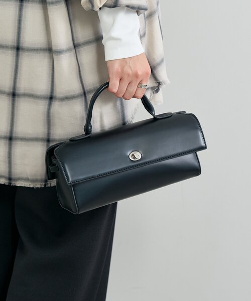 cache cache（カシュ カシュ）の「【cache cache(カシュカシュ)】横長スムースショルダー（ハンドバッグ・レディース・ブラック/ブラウン/レッド・FREE）」の2枚目の写真