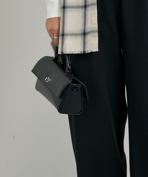 cache cache（カシュ カシュ）の「【cache cache(カシュカシュ)】横長スムースショルダー（ハンドバッグ・レディース・ブラック/ブラウン/レッド・FREE）」の19枚目の写真