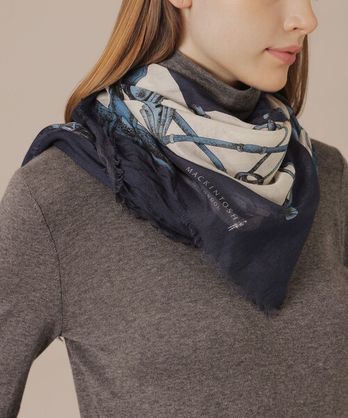 MACKINTOSH LONDON（マッキントッシュ ロンドン）の「colomboハーネススカーフ（ストール/ショール・レディース・ネイビー/ブラウン・FREE）」の7枚目の写真