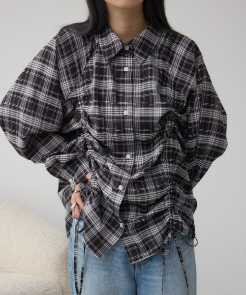 AZUL by moussy(アズールバイマウジー)の「ドロストシャツ(シャツ/ブラウス・レディース・ブラック系その他/アイボリー/ブラウン・FREE)」の1枚目の写真