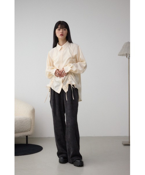 AZUL by moussy(アズールバイマウジー)の「ドロストシャツ(シャツ/ブラウス・レディース・ブラック系その他/アイボリー/ブラウン・FREE)」の4枚目の写真