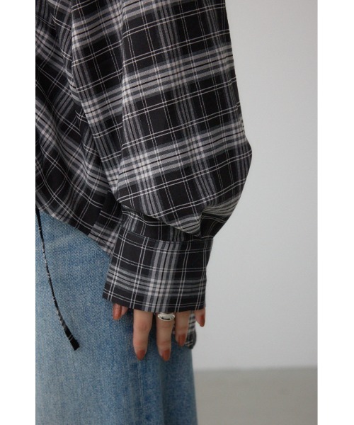 AZUL by moussy(アズールバイマウジー)の「ドロストシャツ(シャツ/ブラウス・レディース・ブラック系その他/アイボリー/ブラウン・FREE)」の21枚目の写真