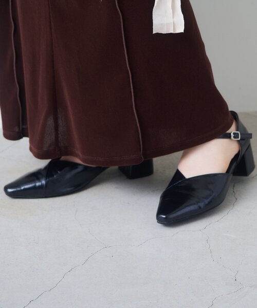 Kastane（カスタネ）の「クロスストラップパンプス（パンプス・レディース・ブラック/ブラウン・36/37/38）」の5枚目の写真